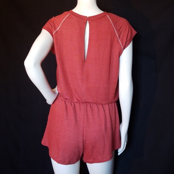 NEW. Forever 21 romper - Picture 8 of 8